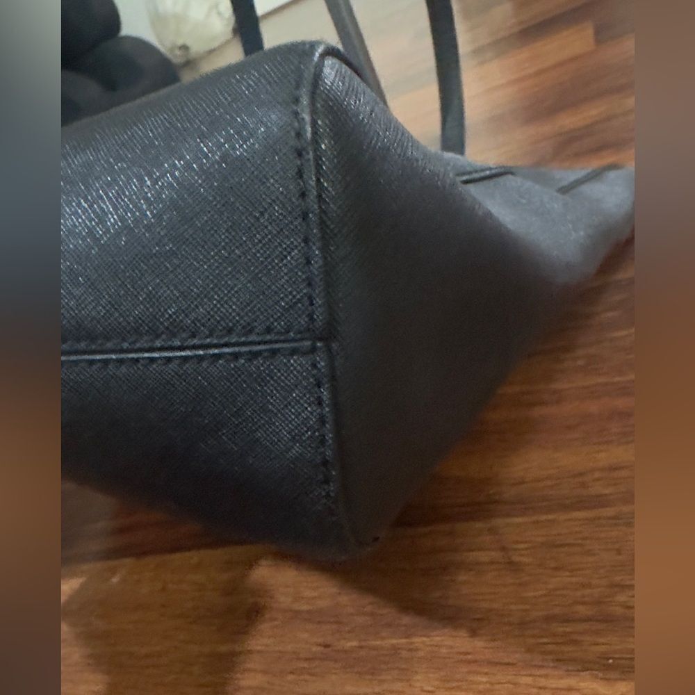 Michael Kors Black Tote Bag + Wrislet (card holder) - Picture 7 of 16